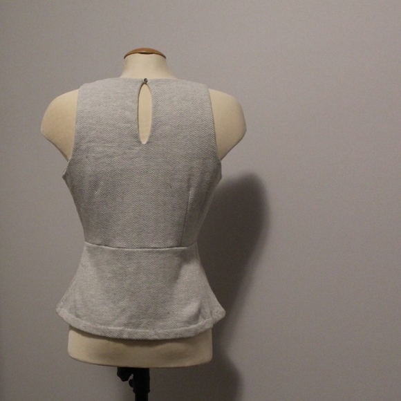 3/$25  Grey peplum top - Picture 3 of 4